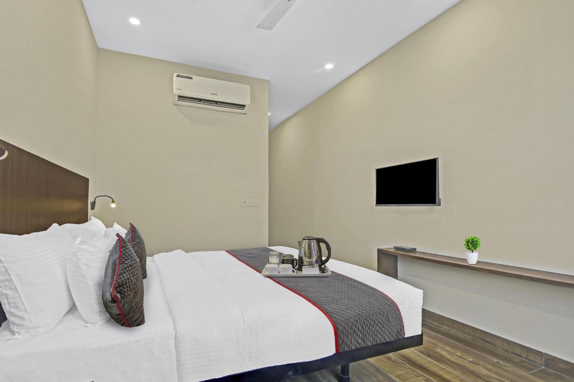 Hotel Townhouse Golden Frame Ghaziabad Exterior foto