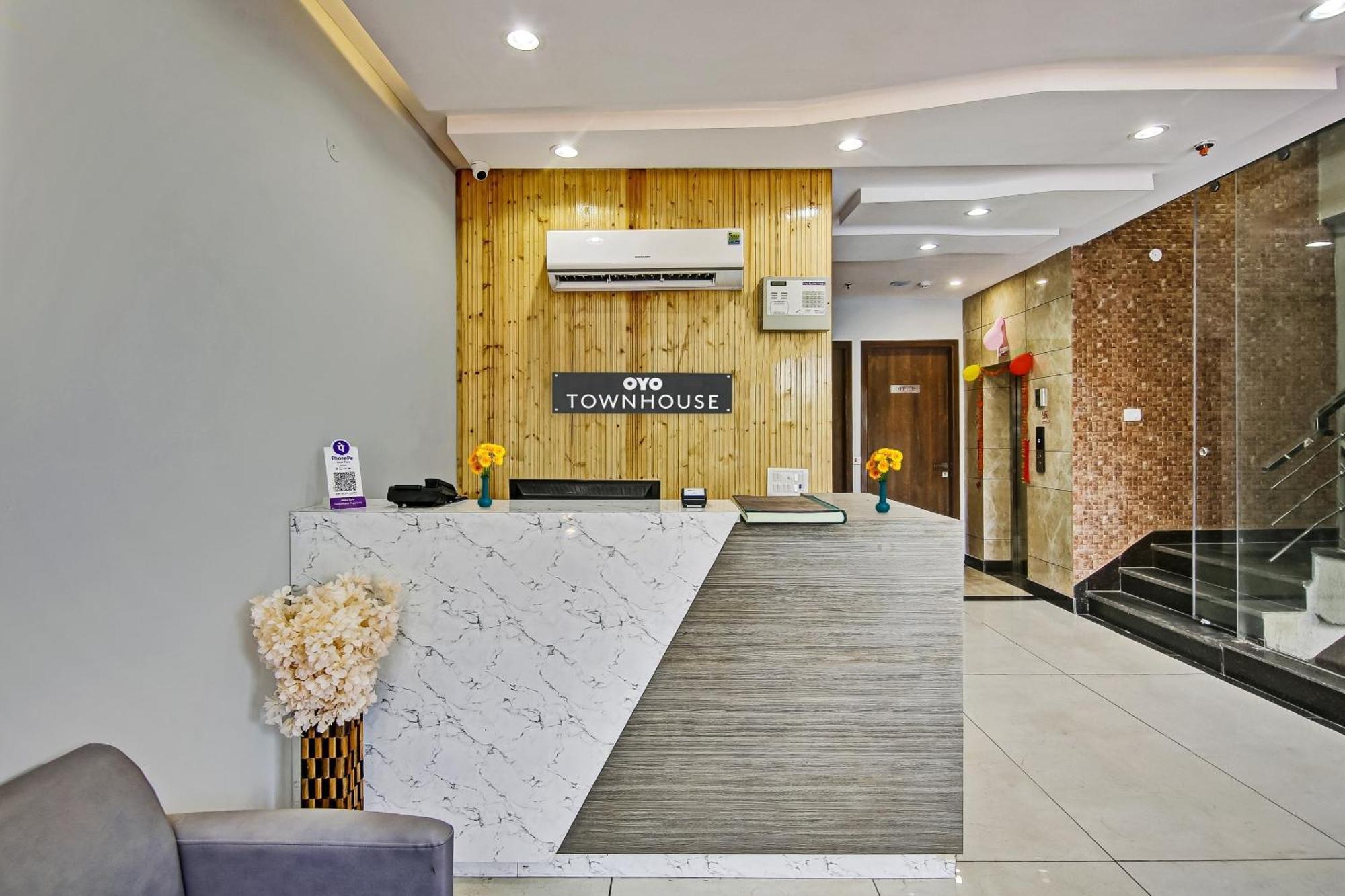 Hotel Townhouse Golden Frame Ghaziabad Exterior foto