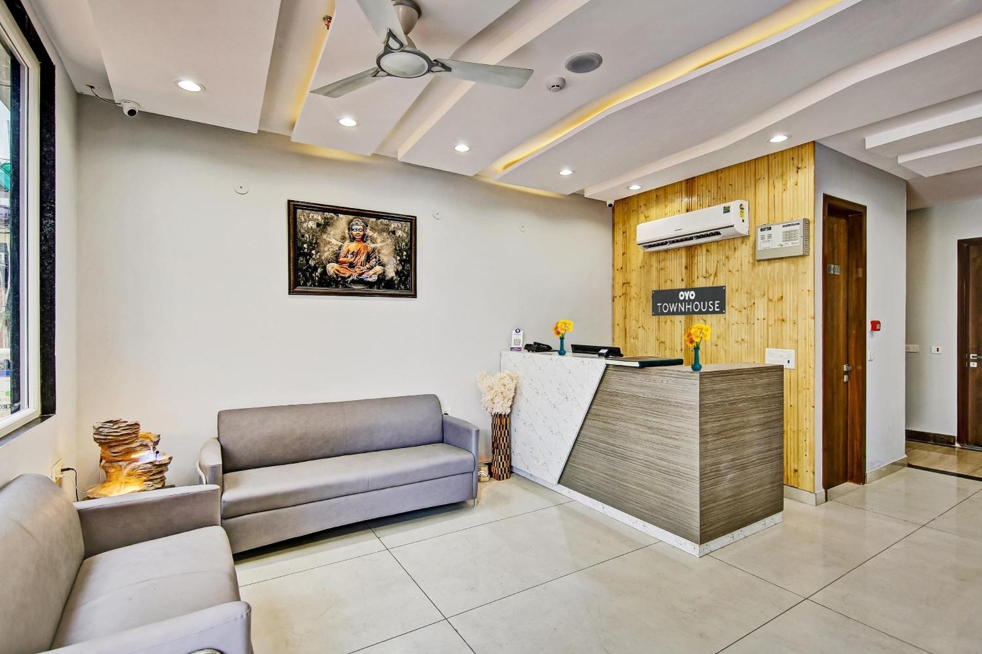 Hotel Townhouse Golden Frame Ghaziabad Exterior foto