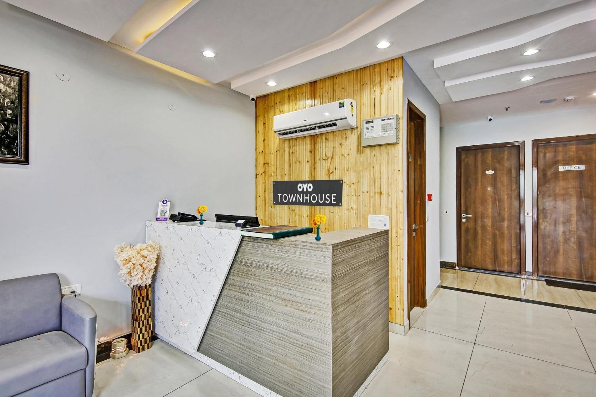 Hotel Townhouse Golden Frame Ghaziabad Exterior foto